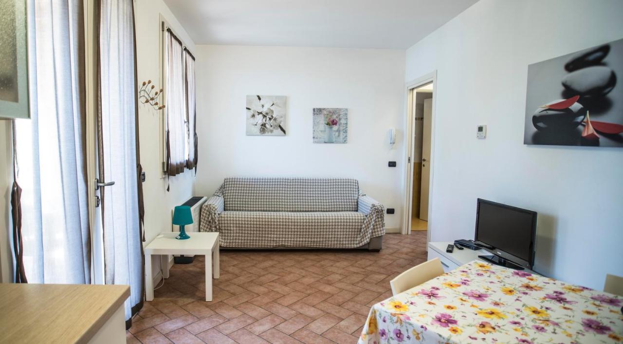 Residence Karina Moniga del Garda Exterior foto